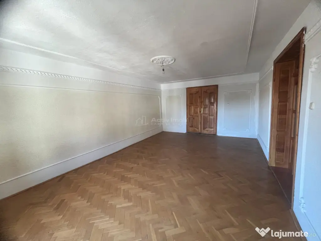 Caransebes, Casa P E, Teren 1000 Mp