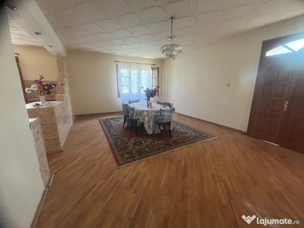 Caransebes, Casa P E, Teren 1000 Mp