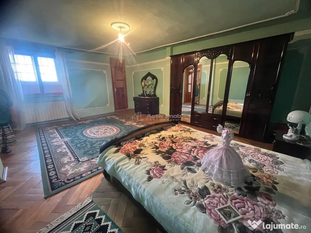 Caransebes, Casa P E, Teren 1000 Mp