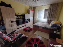 Apartament cu 2 camere, decomandat, 41 mp, parter, mobilat ?