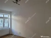 Spatiu de birouri cu 4 camere si 3 bai in zona centrala din 