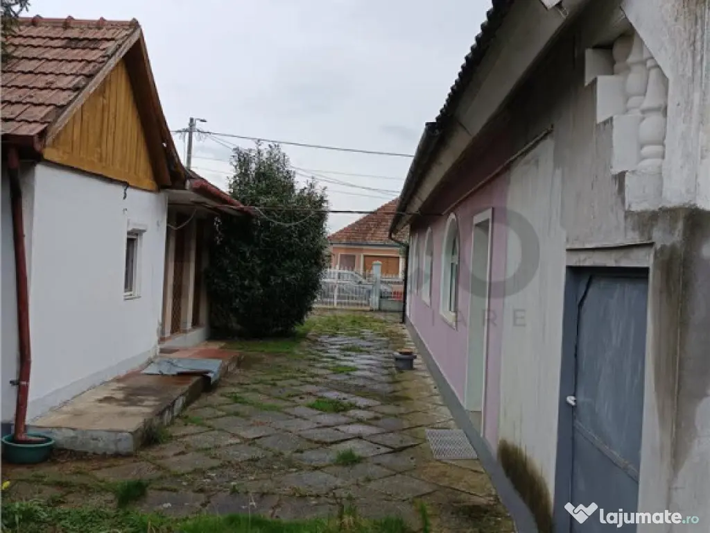 RECO CASA CU MANSARDA IN MARGHITA