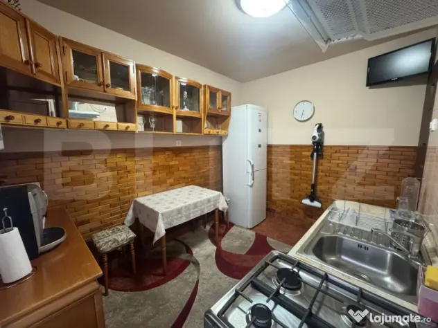 Apartament 2 camere decomandate ,52 mp Tudor, aproape de Uni