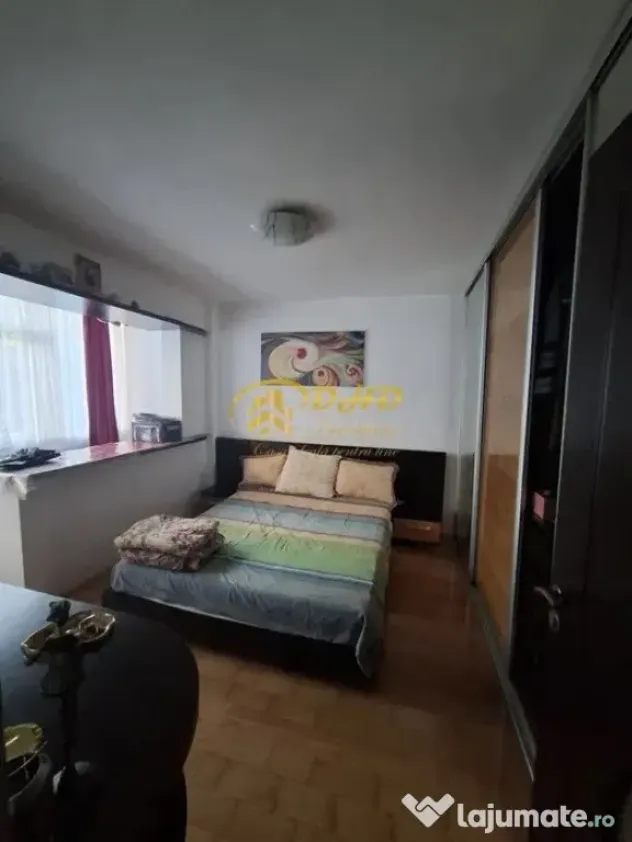 Apartament 3 camere decomandate - Podul de Piatră