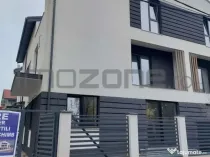 Casă spațioasă cu terasă și loc de parcare – Milit...