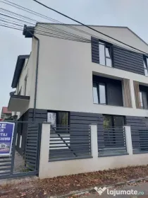 Casă spațioasă cu terasă și loc de parcare – Milit...