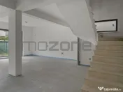 Casă spațioasă cu terasă și loc de parcare – Milit... 