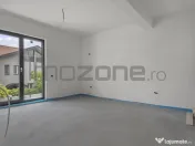 Casă spațioasă cu terasă și loc de parcare – Milit... 