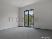 Casă spațioasă cu terasă și loc de parcare – Milit... 