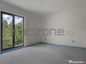 Casă spațioasă cu terasă și loc de parcare – Milit... 