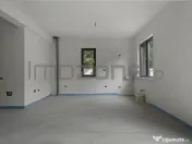 Casă spațioasă cu terasă și loc de parcare – Milit... 