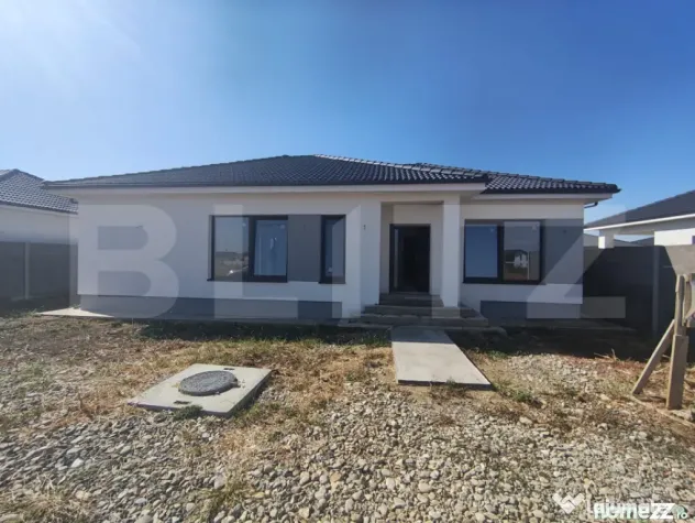 Casa noua in Santandrei , racordata la toate utilitatile si - Santandrei (Bihor)