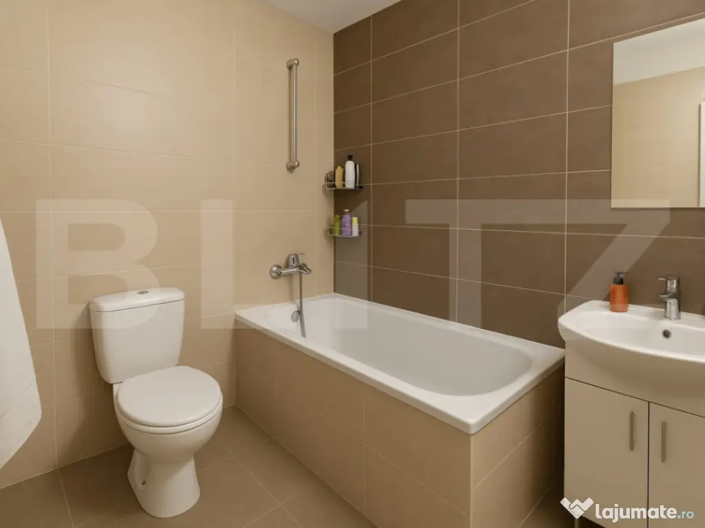 Apartament de vanzare, cu 3 Camere, semidecomandat, 120mp, T