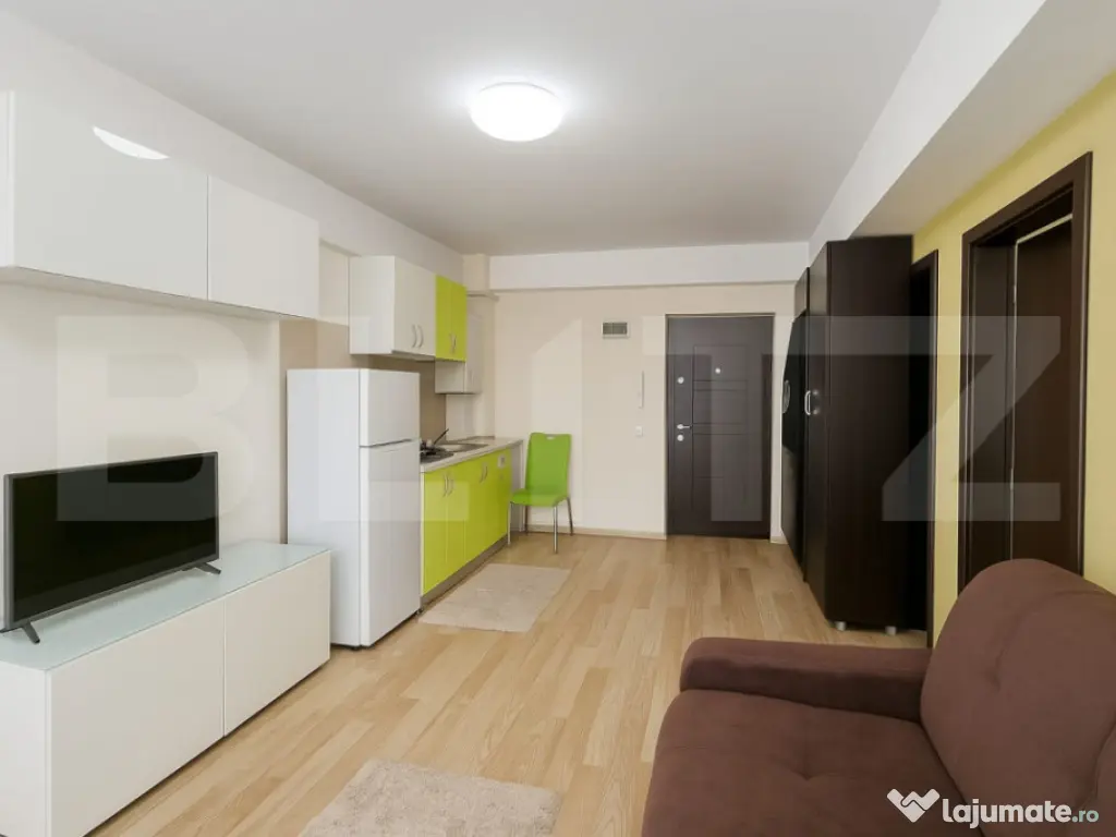 Apartament de vanzare, cu 3 Camere, semidecomandat, 120mp, T