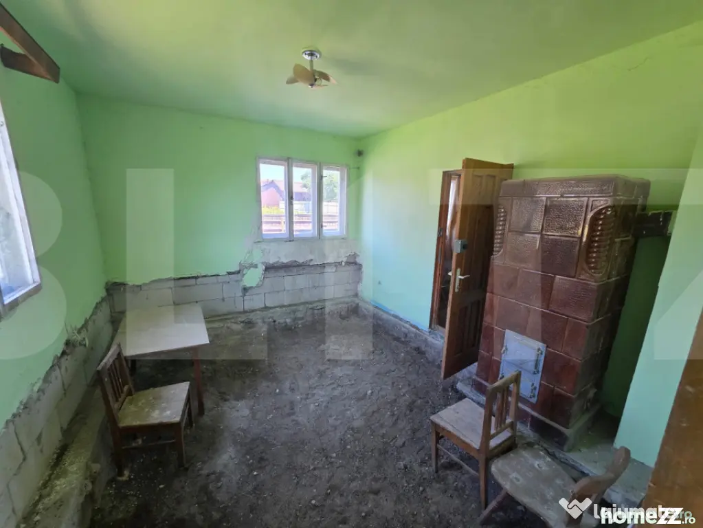 Casă dublă în comuna Hătuica, chiar în vecinătatea bă