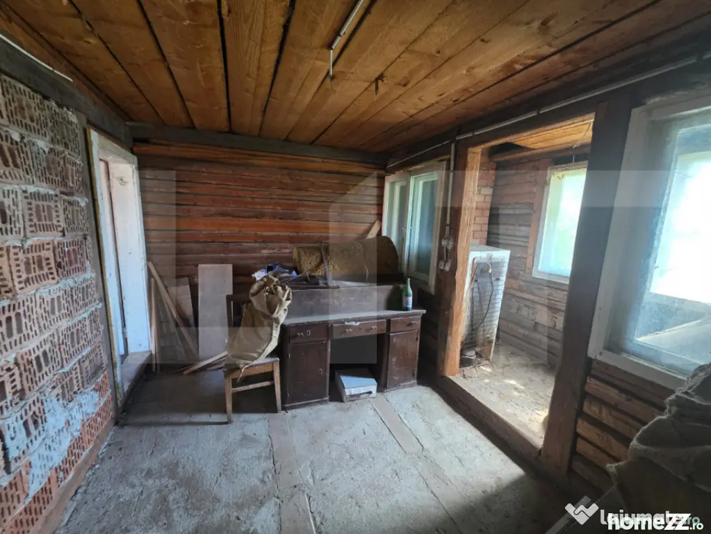 Casă dublă în comuna Hătuica, chiar în vecinătatea bă