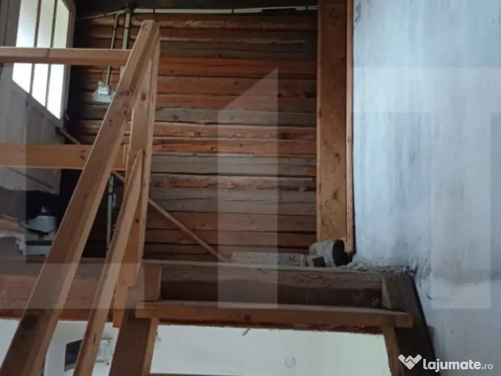 Casă dublă în comuna Hătuica, chiar în vecinătatea bă