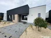 Casă individuală 4 camere, curte și acces privat-Domnesti 