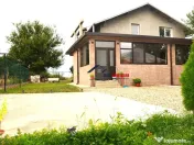 Casa de in Vacaresti, 7 km de Targoviste - spatiu generos, 