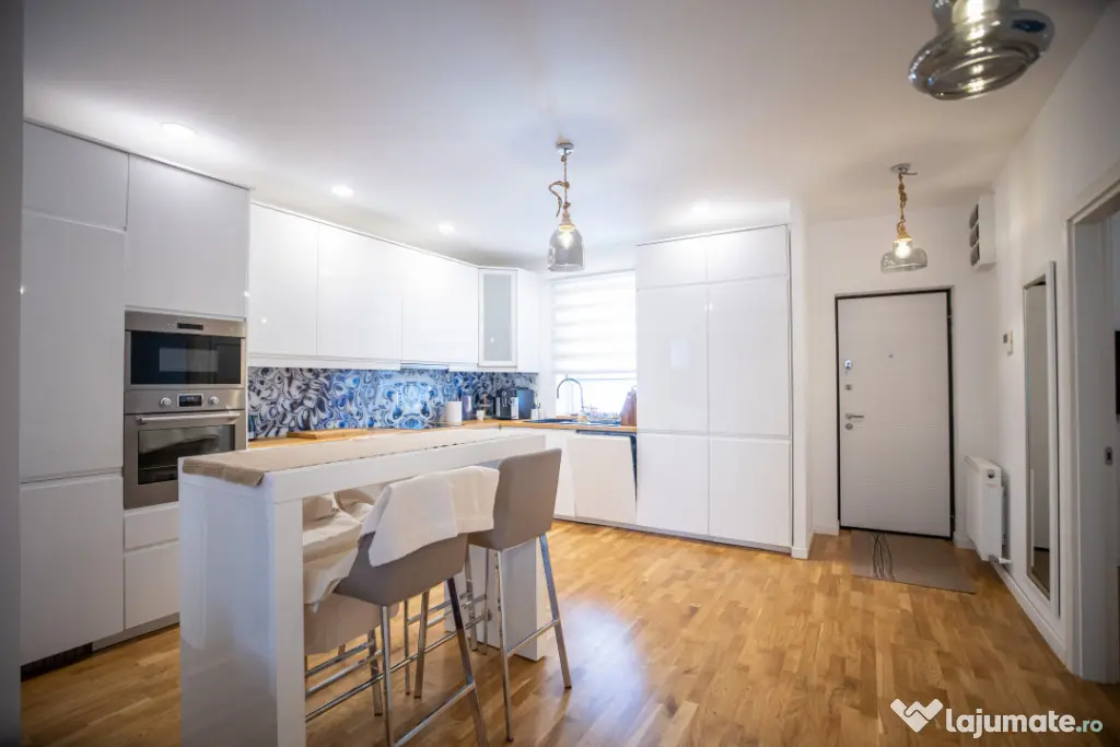 Apartament 5 Camere cu Vedere la Mare | Un Stil de Viață E