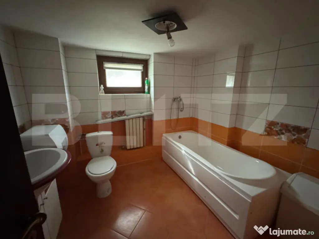 Casa pe 4 nivele, 11 camere, 366mp utili, zona Bucium