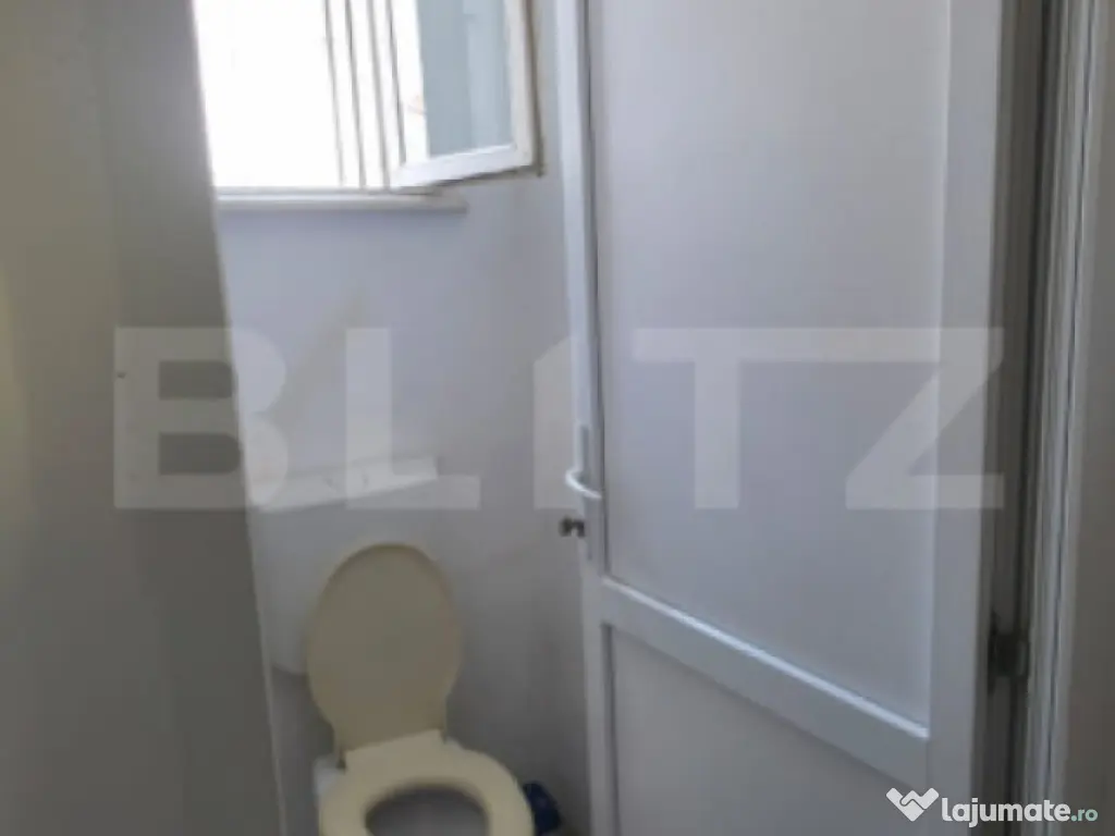 Casa 4 camere , teren 285 mp, zona semi-centrala