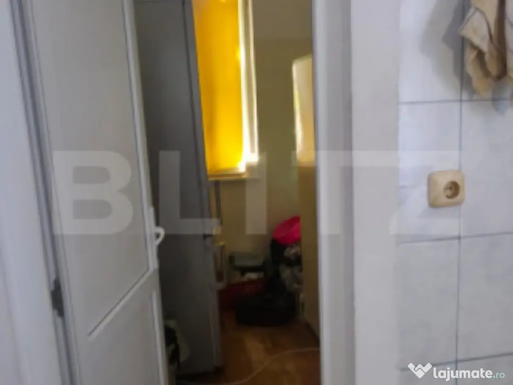 Casa 4 camere , teren 285 mp, zona semi-centrala