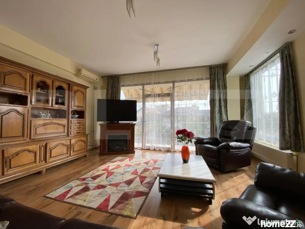 Casa de vanzare, 295 mp, zona Central