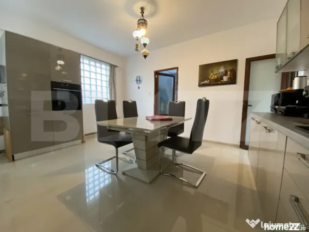 Casa de vanzare, 295 mp, zona Central