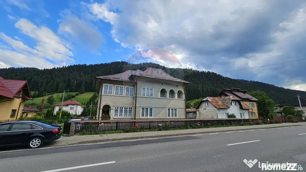 Casa 225 mp, teren intravilan 4822 mp C. Moldovenesc, Suc...