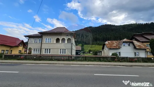 Casa 225 mp, teren intravilan 4822 mp C. Moldovenesc, Suc...