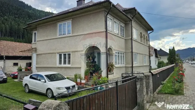 Casa 225 mp, teren intravilan 4822 mp C. Moldovenesc, Suc...