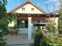 Casă modernă, construită în 2022, de vânzare în Gal...