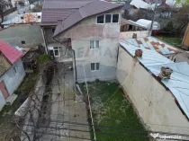 Casă / Vilă cu 5 camere de vânzare în zona Obor