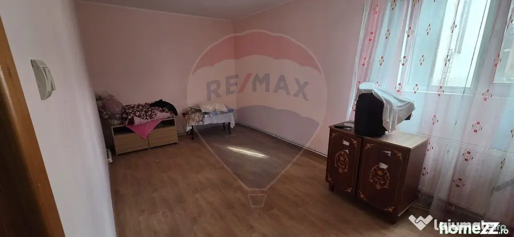 Casă / Vilă cu 5 camere de vânzare în zona Obor