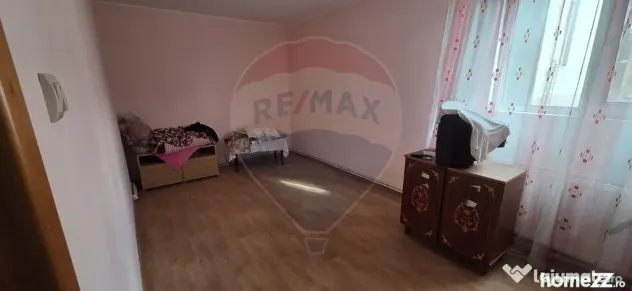 Casă / Vilă cu 5 camere de vânzare în zona Obor