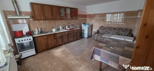 Casă / Vilă cu 5 camere de vânzare în zona Obor