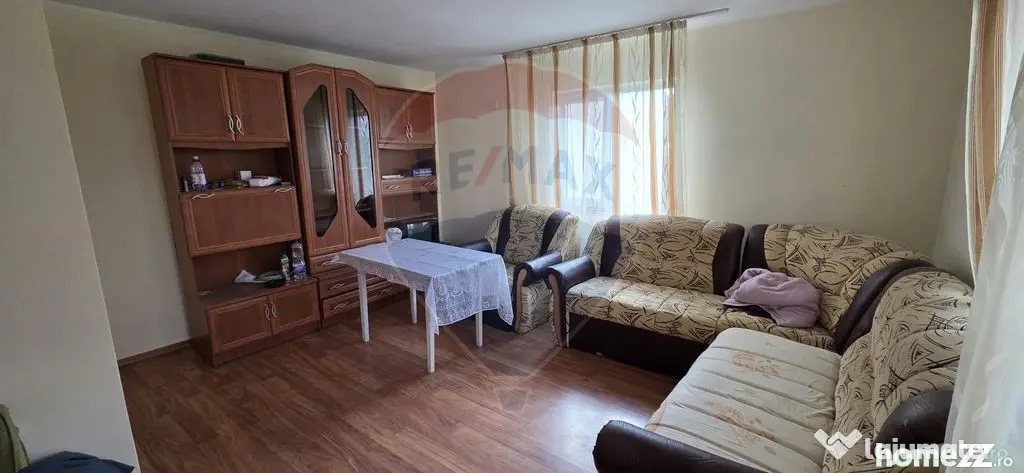 Casă / Vilă cu 5 camere de vânzare în zona Obor
