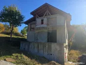 Casă / Vilă cu 5 camere de vânzare 