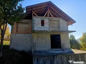 Casă / Vilă cu 5 camere de vânzare 