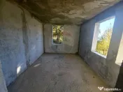 Casă / Vilă cu 5 camere de vânzare 