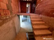 Casă / Vilă cu 5 camere de vânzare 