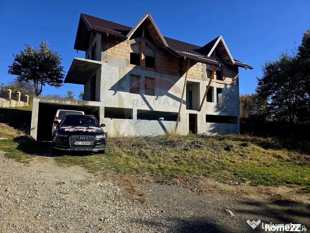 Casă / Vilă cu 5 camere de vânzare