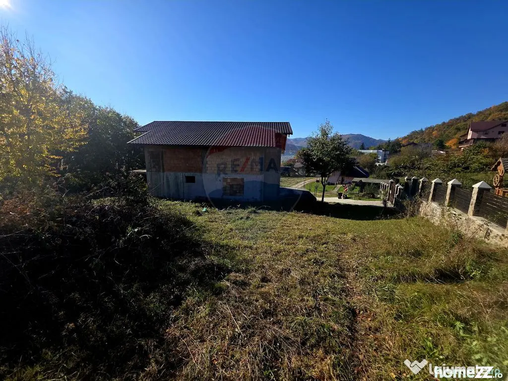 Casă / Vilă cu 5 camere de vânzare