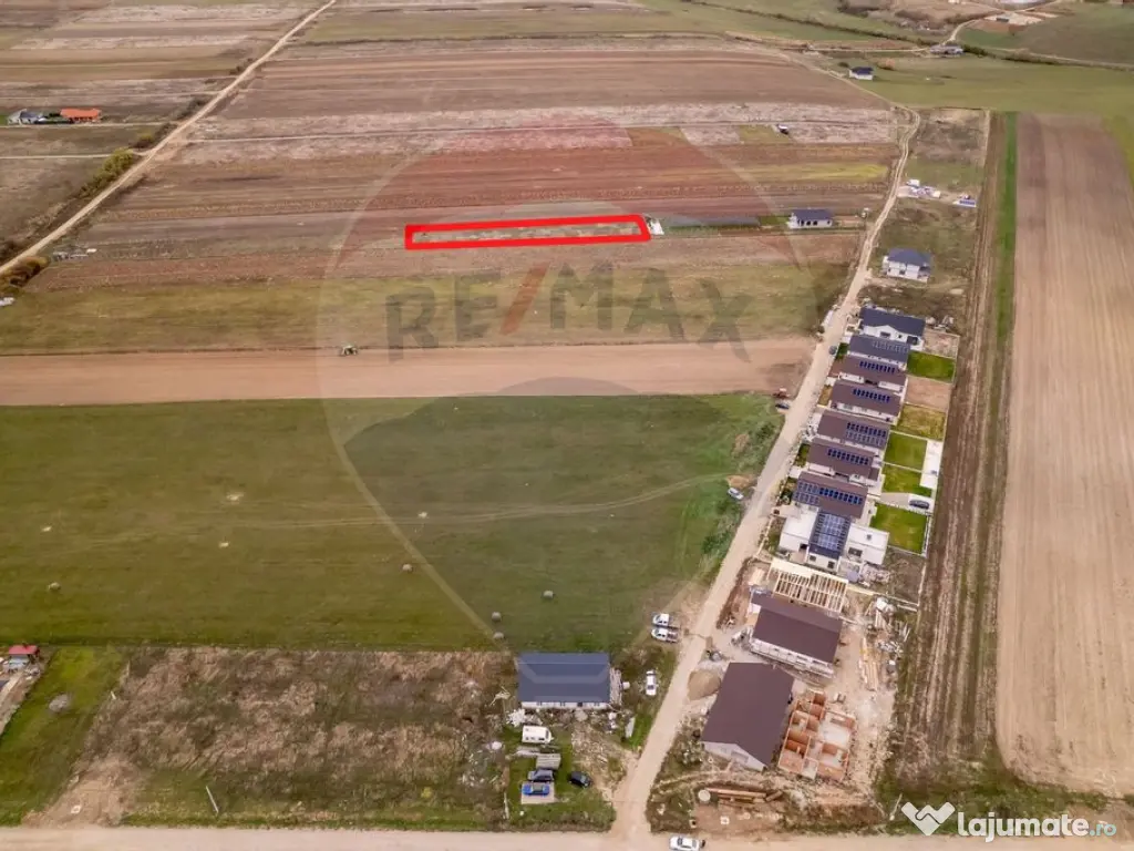 De Vânzare teren intravilan – 1417 mp, Cihei