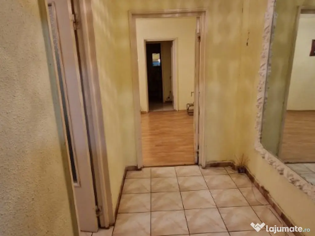 Apartament 2 camere confort 1 Viziru 1 etaj 2/4 Liber