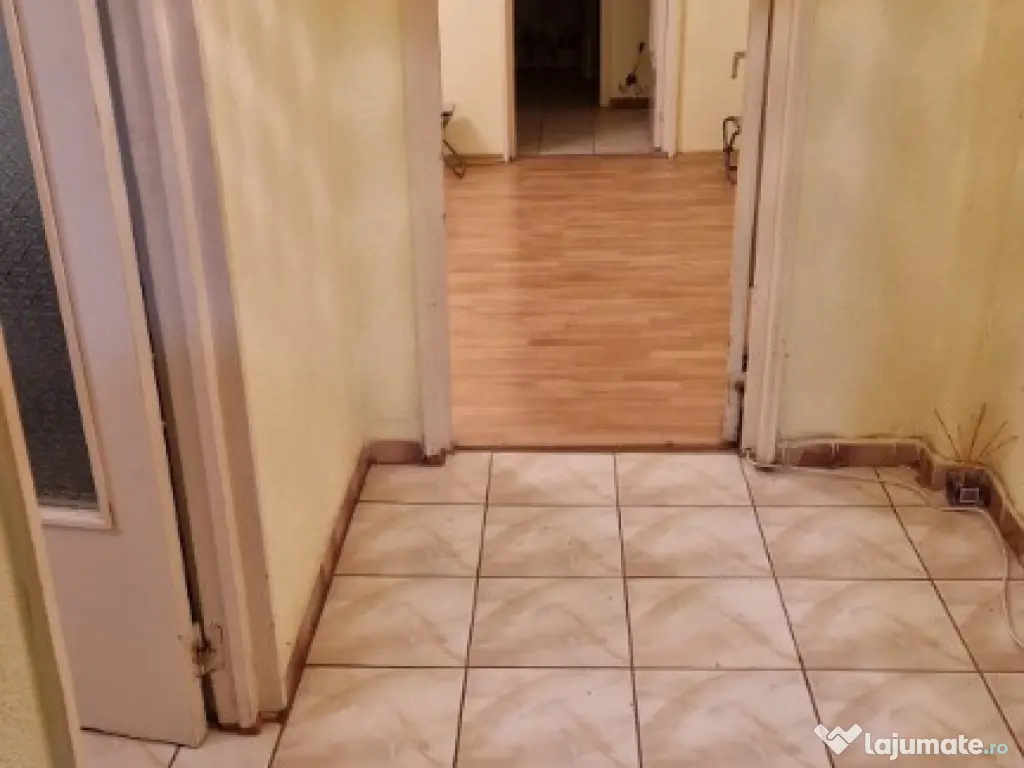 Apartament 2 camere confort 1 Viziru 1 etaj 2/4 Liber