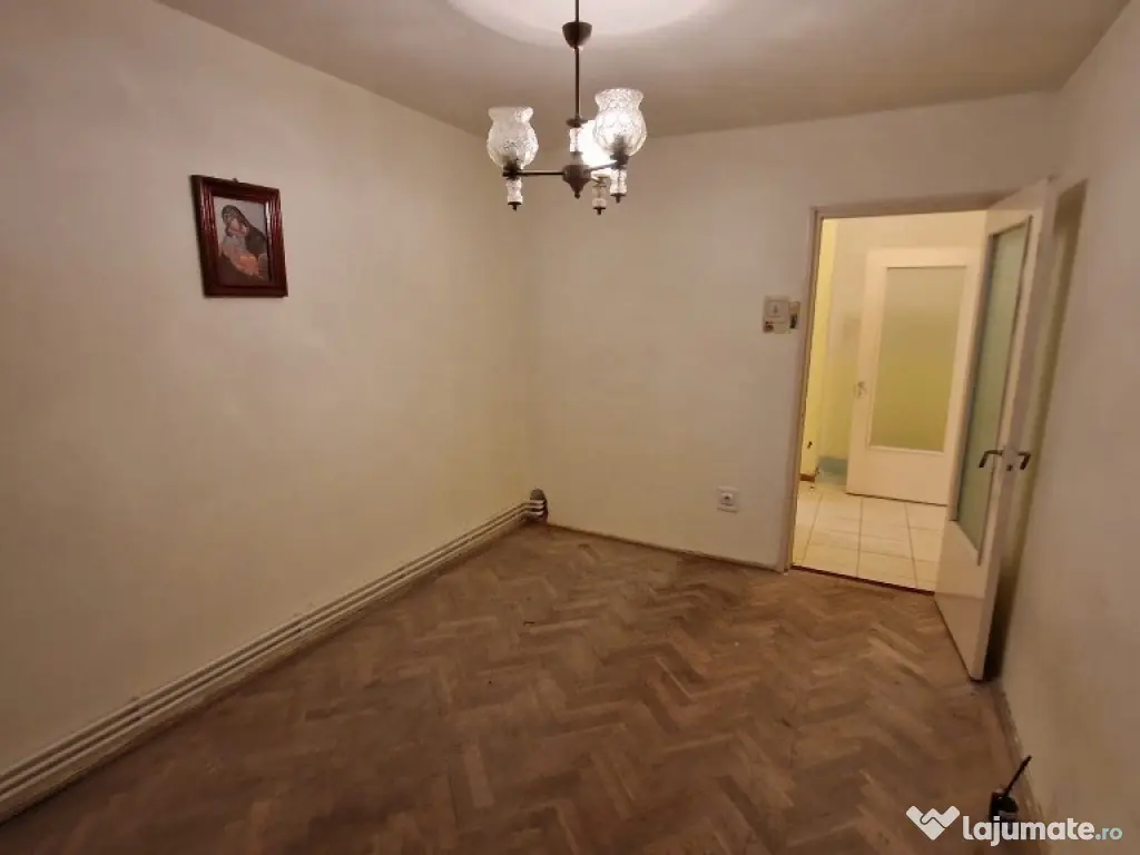 Apartament 2 camere confort 1 Viziru 1 etaj 2/4 Liber