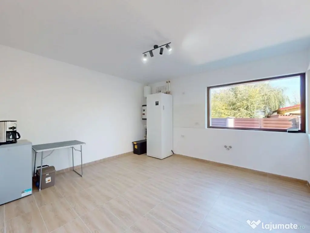 Casa Duplex cu 3 dorm.+ Dressing + Panouri Solare! Cu 2 i...