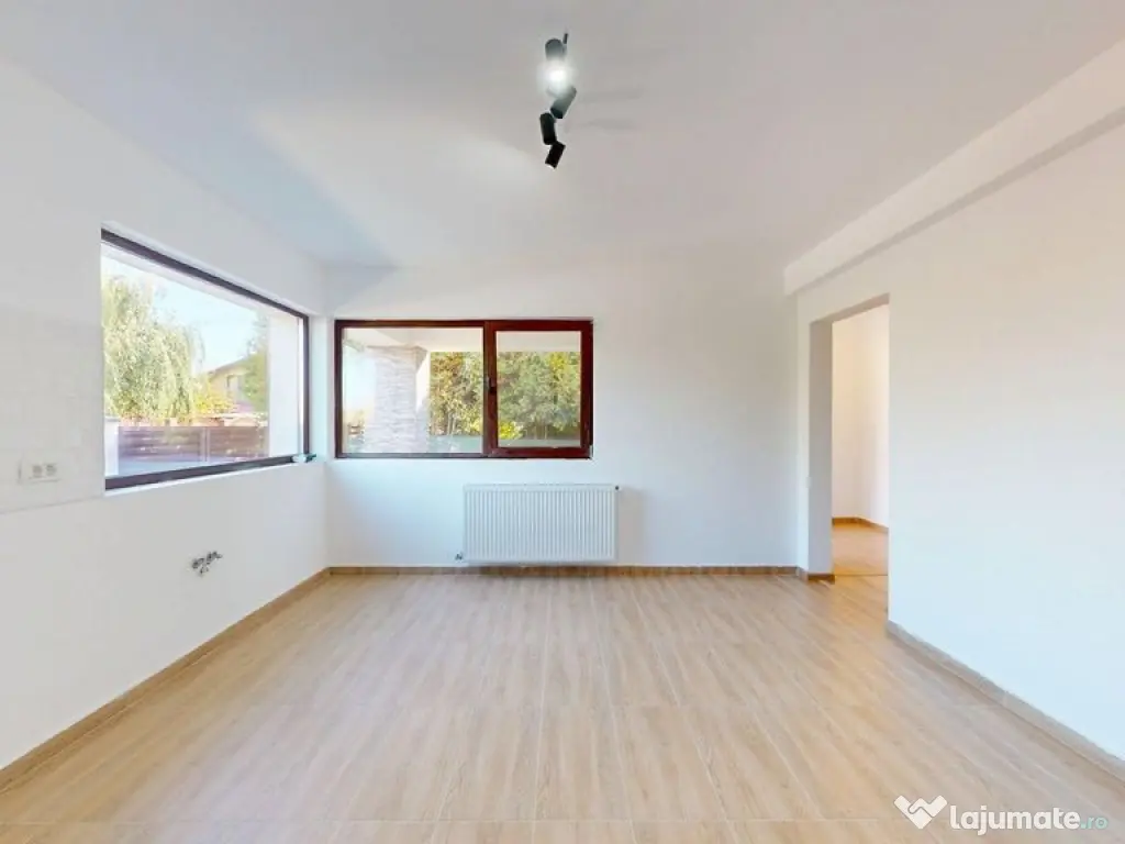 Casa Duplex cu 3 dorm.+ Dressing + Panouri Solare! Cu 2 i...